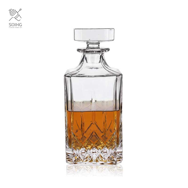 Reserve 750ml Spirit Decanter With Crystal Glasses - Classic Square Design